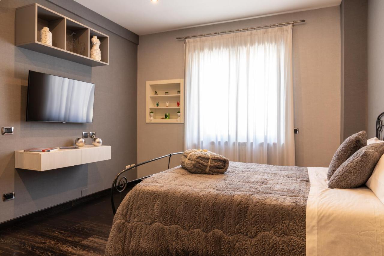Nettuno'S Suite เนเปิลส์ ภายนอก รูปภาพ